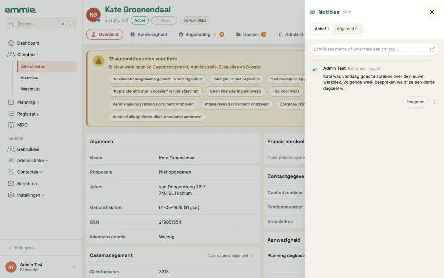 Het notitiepaneel naast het dossier