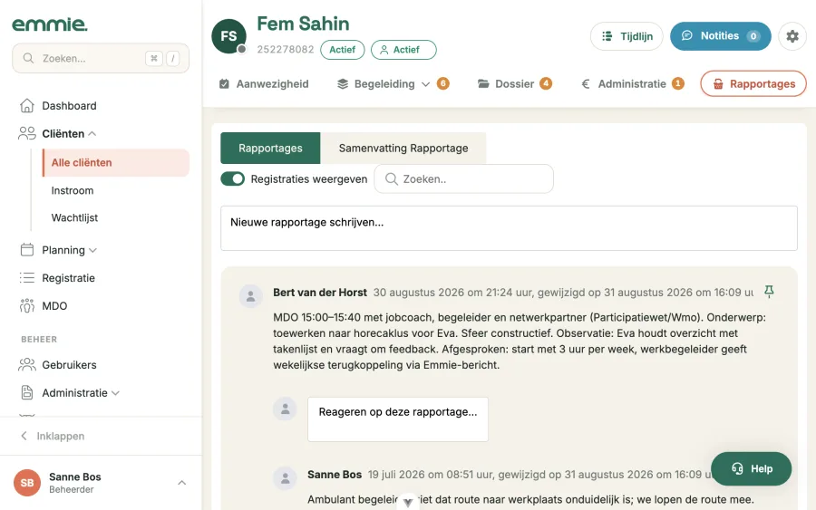 De tab Rapportages met contactverslagen van twee begeleiders en een reactie